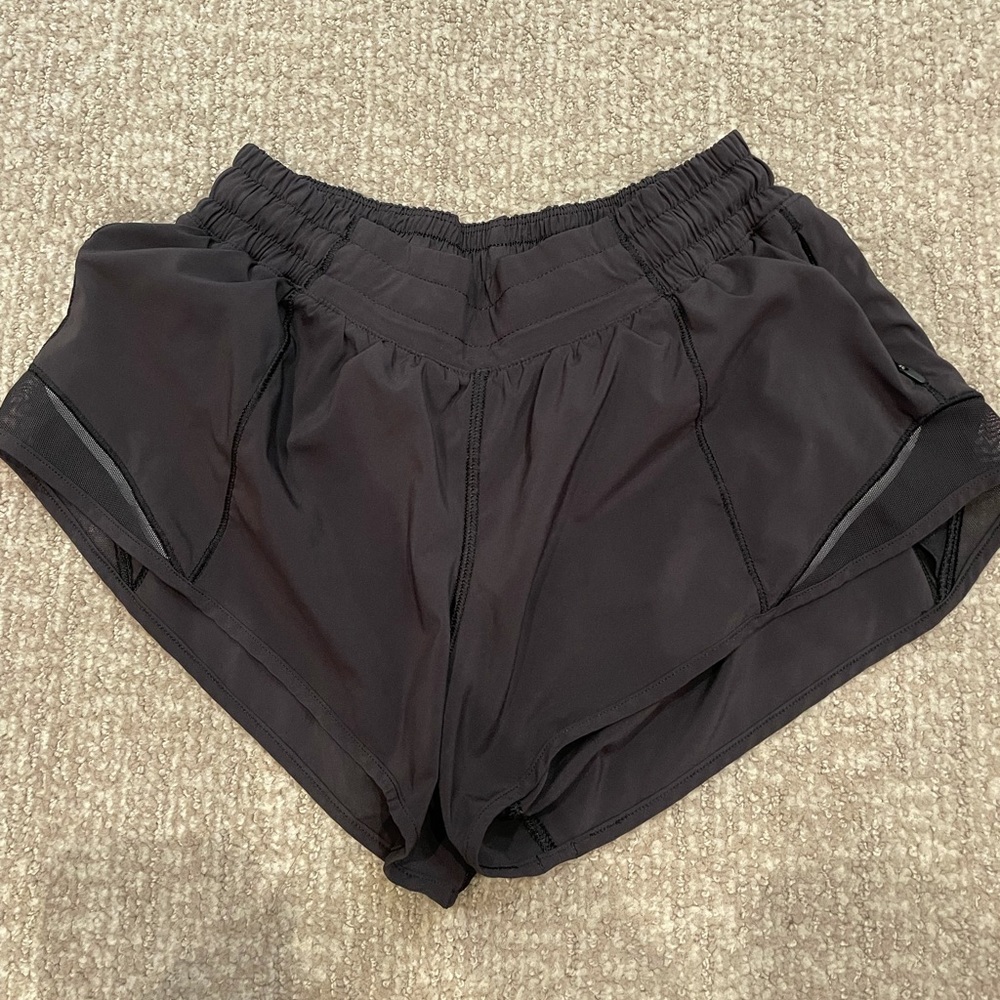 Lululemon Hotty Hot short